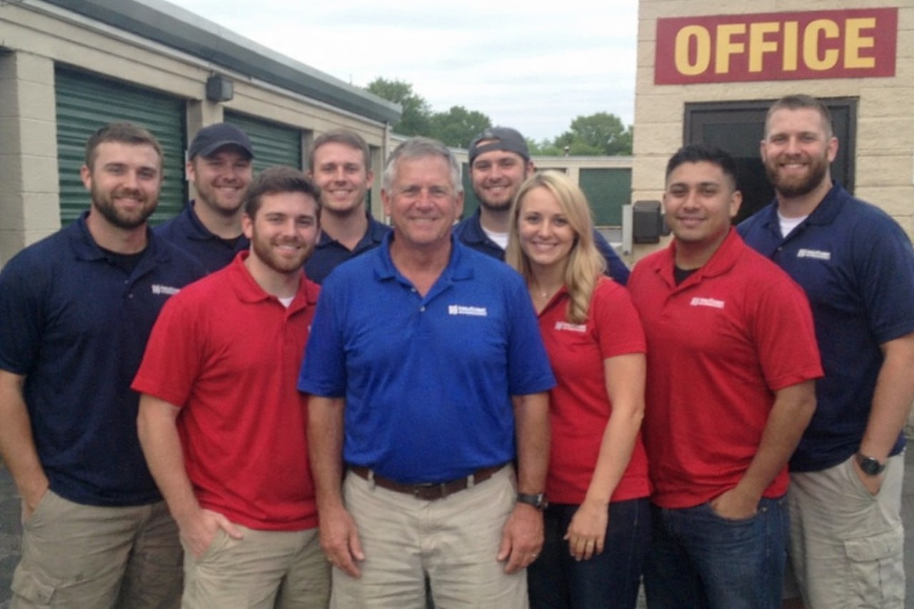 Water damage restoration professionals in Aurora, IL